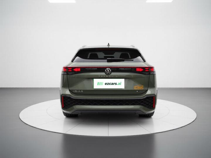 2025 Tayron L 380TSI AWD Luxury photo 3
