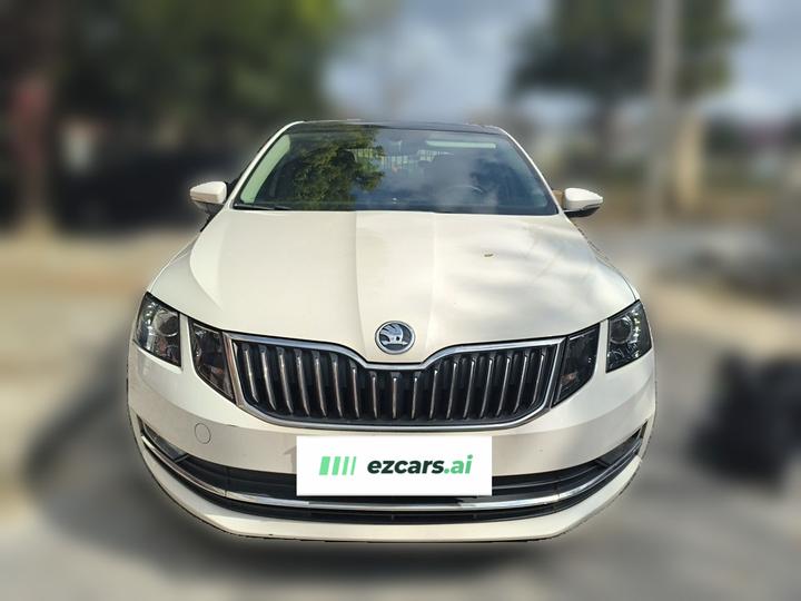 Octavia 2019 1.5L AT Luxury China VI photo 2