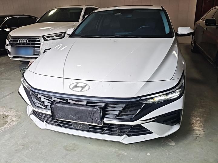 Elantra 2023 1.5L CVT LUX Premium photo 2