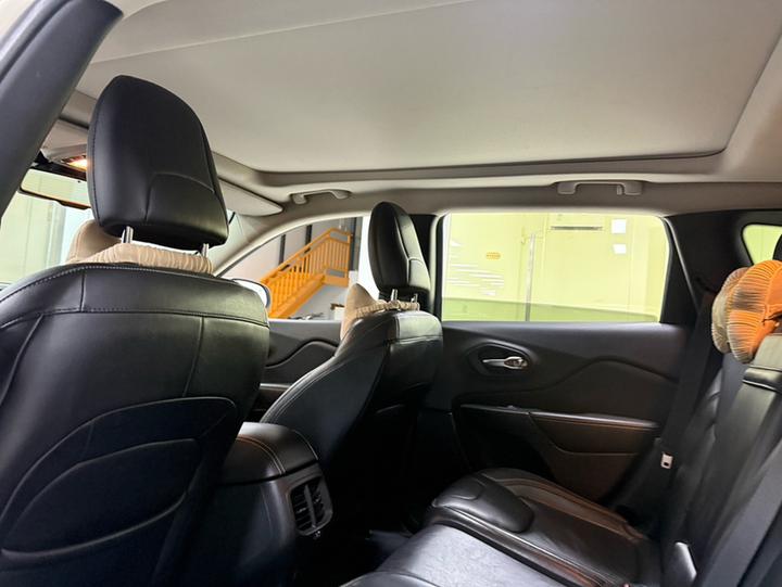 Cherokee Imported 2014 2.4L Luxury photo 8