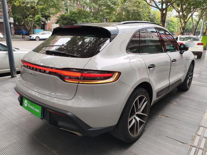 2022 Macan 2.0T photo 4