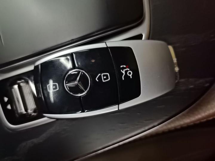 E-Class 2020 E 300 L Sport Luxury photo 8