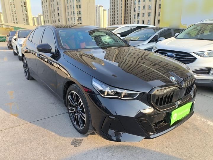 5 Series 2025 525Li M Sport Package photo 3