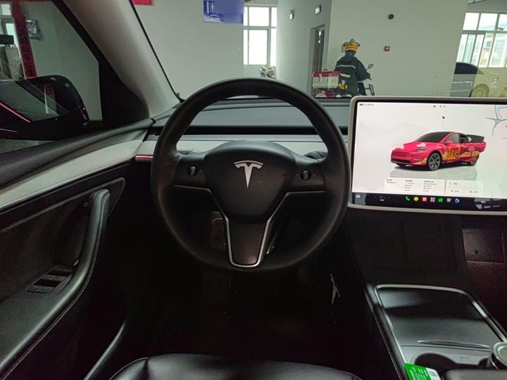 Model Y 2023 RWD photo 6