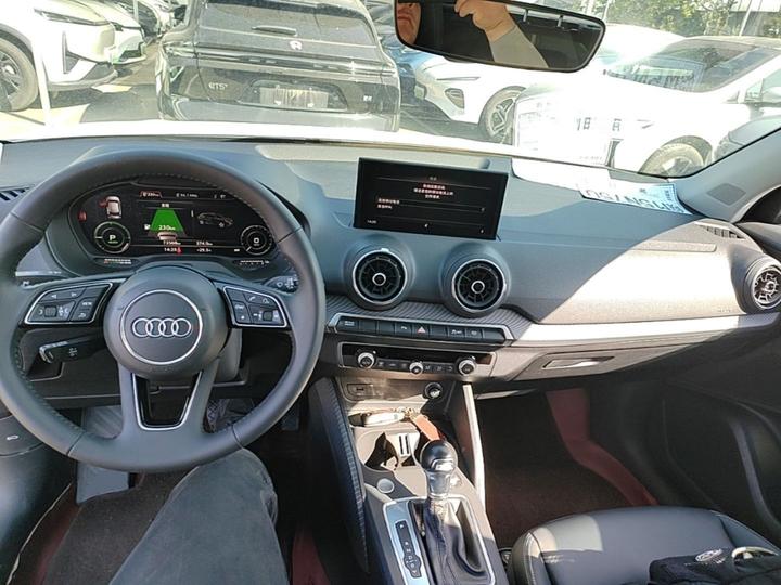 Q2L e-tron 2019 Q2L e-tron EV photo 5