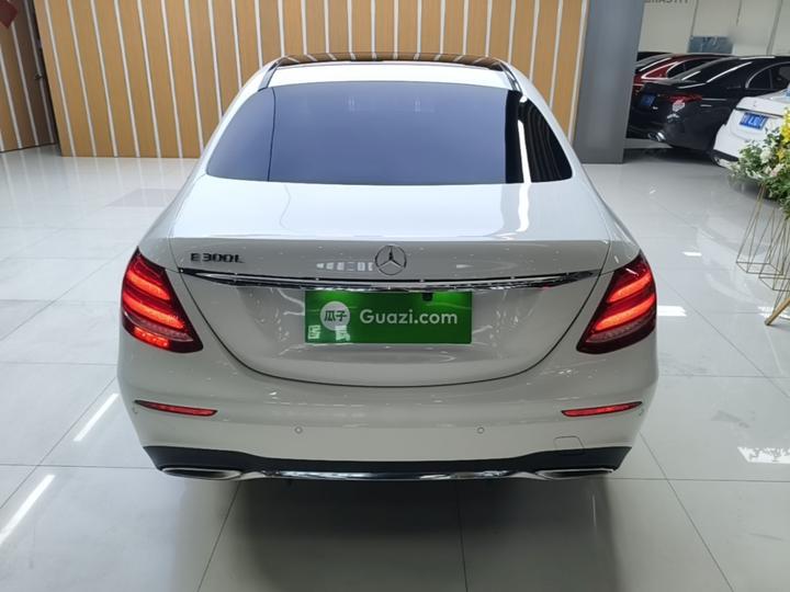 E-Class 2020 E 300 L Sport Luxury photo 3