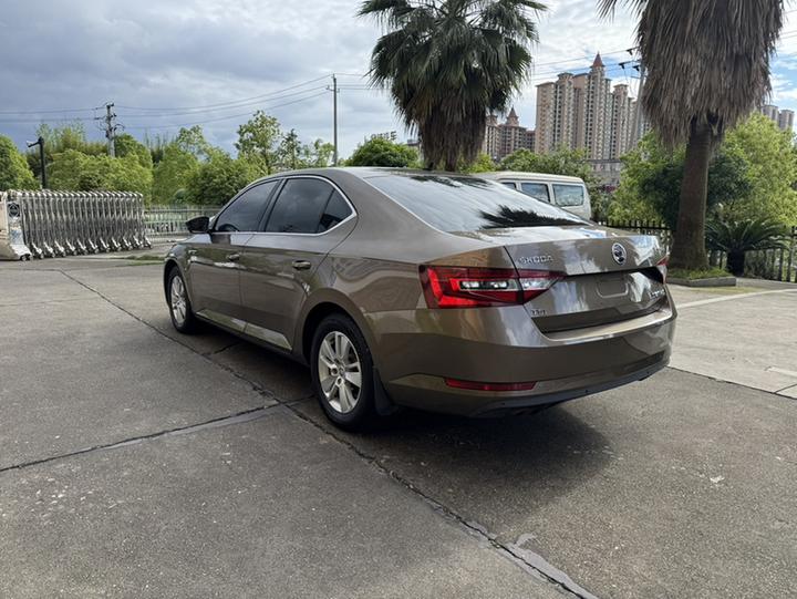 Superb 2016 TSI280 DSG photo 4