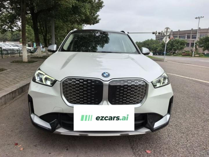 iX1 2023 eDrive25L X Design Package photo 2
