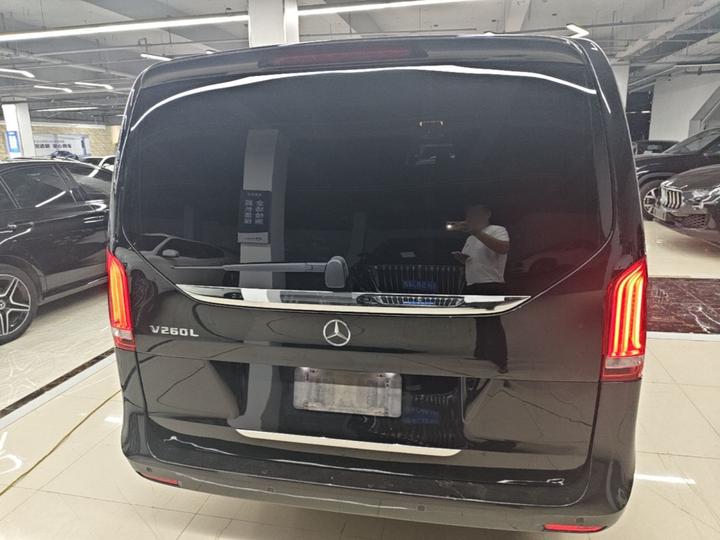 V-Class 2021 V 260 L Long Wheelbase Premium photo 3