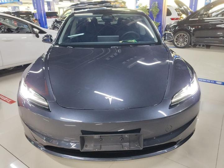 Model 3 2023 RWD photo 2