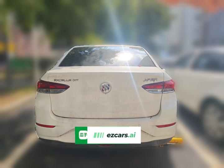 Excelle 2021 Facelift Classic 1.5L AT Elite photo 5