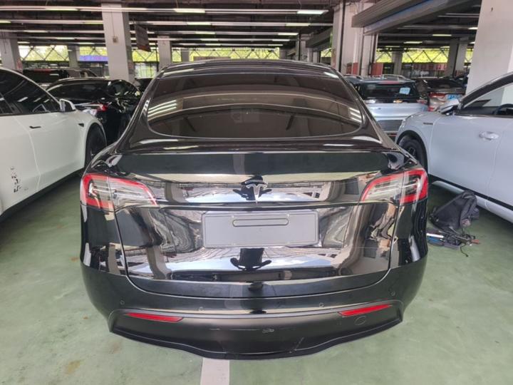 Model Y 2021 Standard Range RWD photo 3