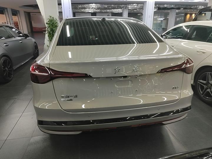 H7 PHEV 2026 210 AWD photo 3