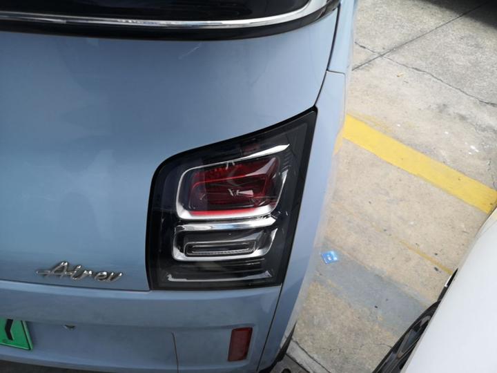 Wuling Air ev 2023 2-Seater - Standard photo 7