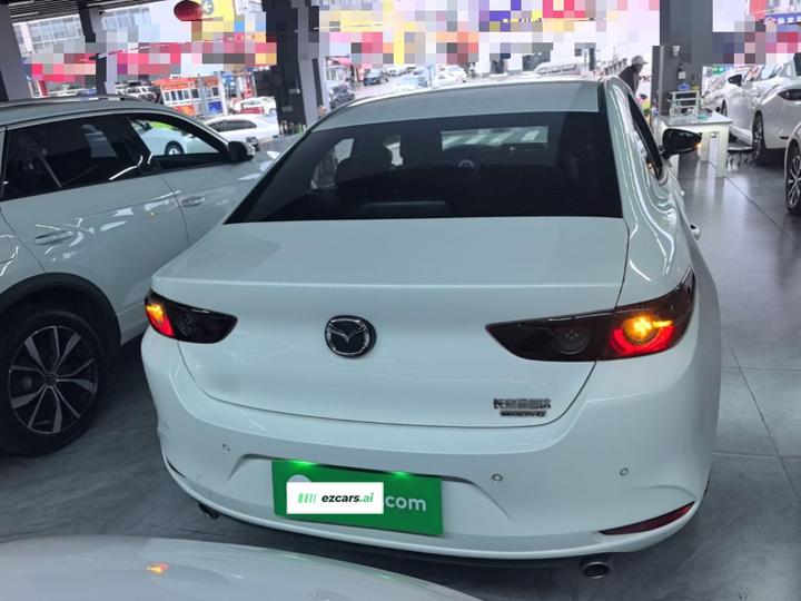 3 Axela 2023 2.0L AT photo 2