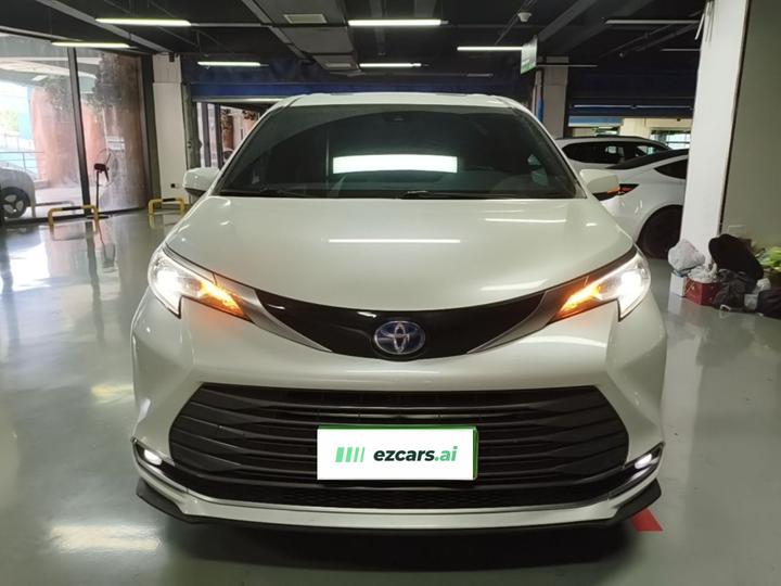 Sienna 2021 2.5L Hybrid Premium photo 2
