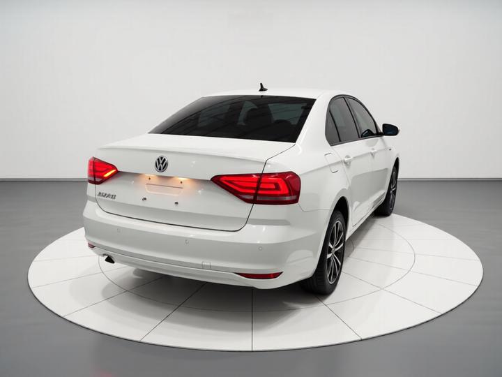Lavida 2017 1.6L AT photo 3