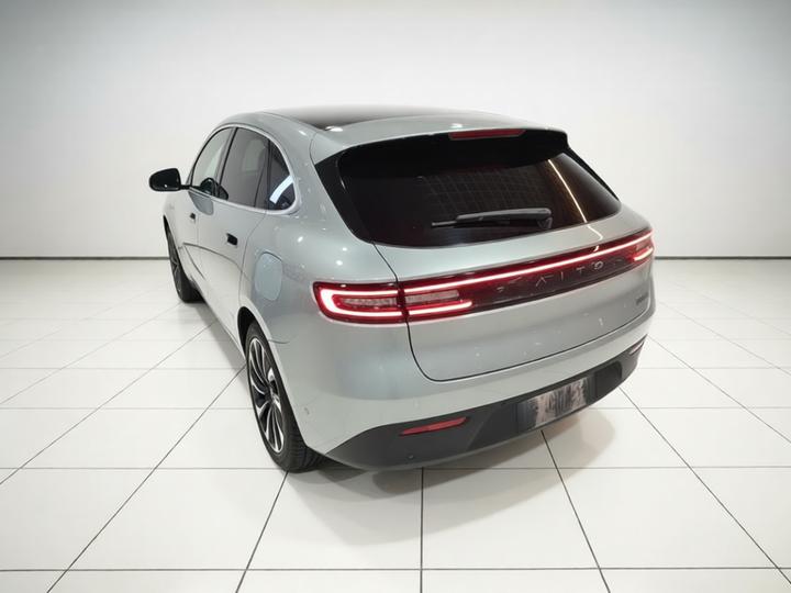 HIMA AITO M5 2022 EREV AWD Flagship photo 4
