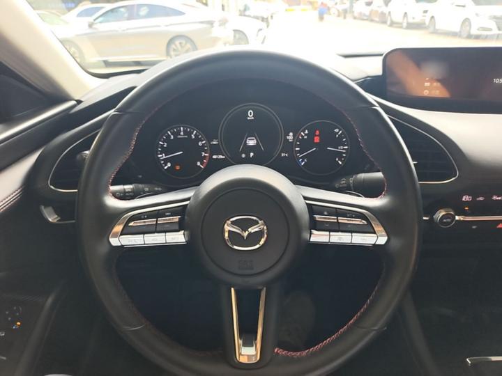 3 Axela 2023 2.0L AT photo 6