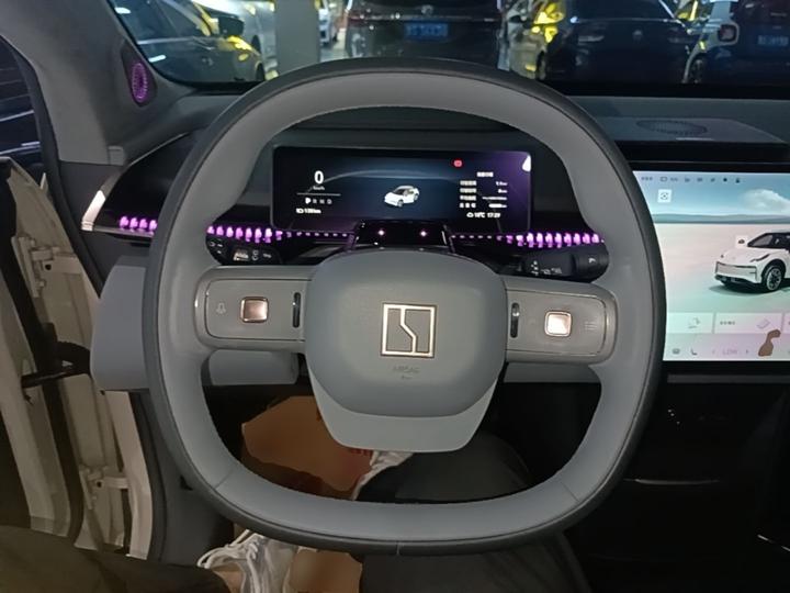 X 2023 AWD YOU 5-Seater photo 2