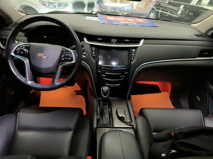 XTS 2018 28T Tech photo 5