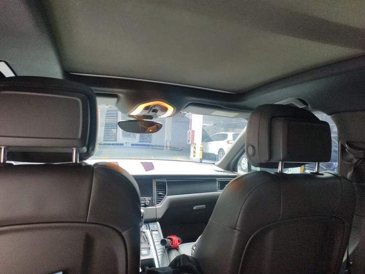 2017 Macan 2.0T photo 8