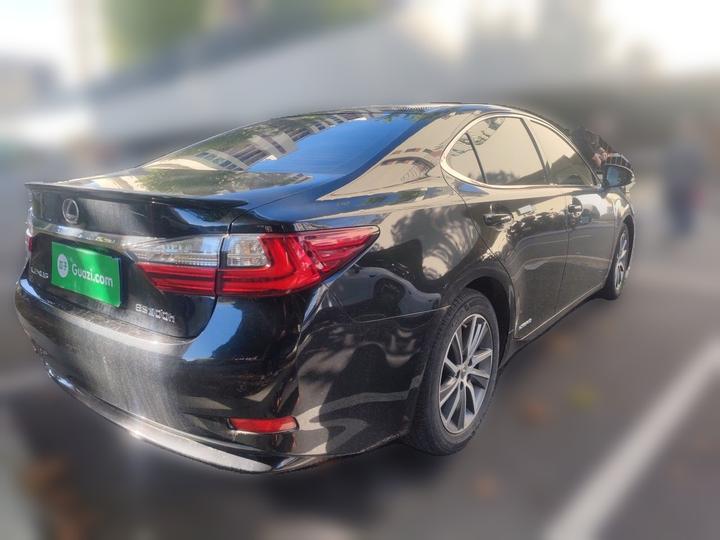 ES 2015 300h Comfort photo 6