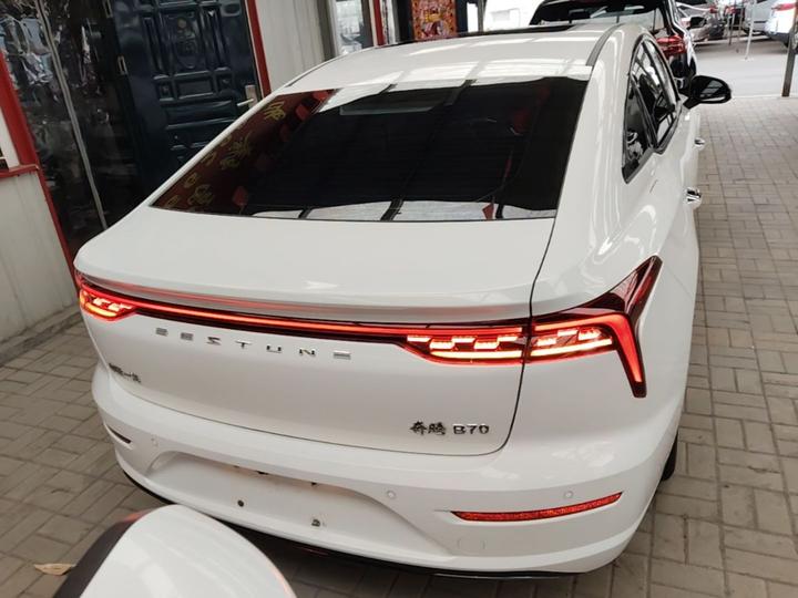 Bestune B70 2022 3rd Gen 1.5T AT Exclusive photo 5