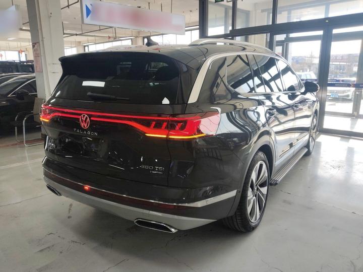 2023 380TSI AWD Luxury Pro photo 4