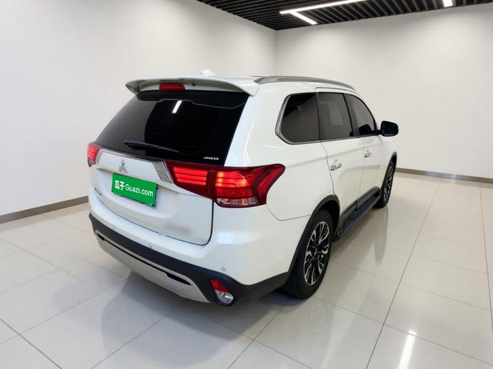 Outlander 2020 2.4L AWD Enjoy 5-Seater photo 6
