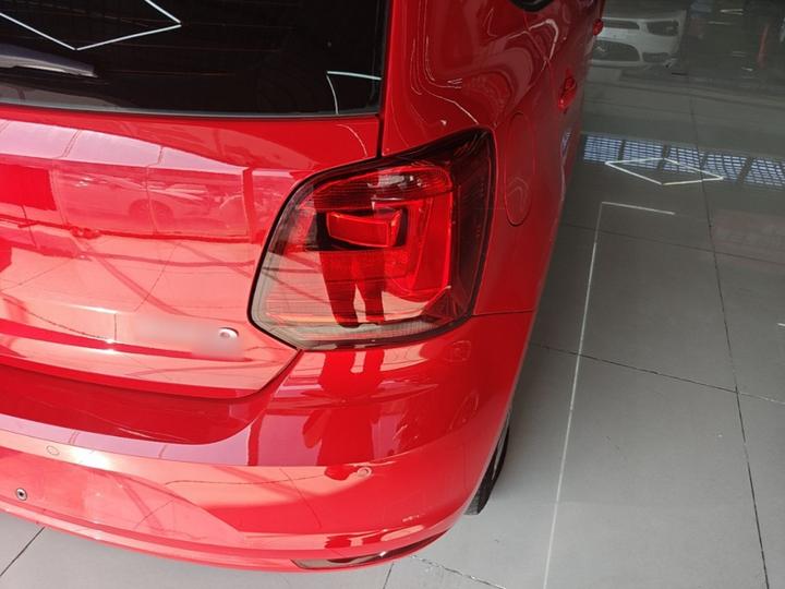 Polo 2016 1.6L AT Comfort photo 7