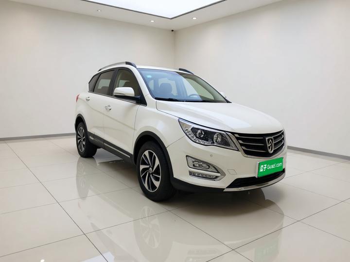 560 2015 1.8L MT Luxury photo 3