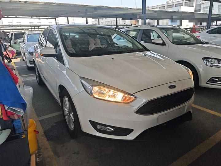 Focus 2018 Hatchback Classic 1.6L AT Fashion photo 3
