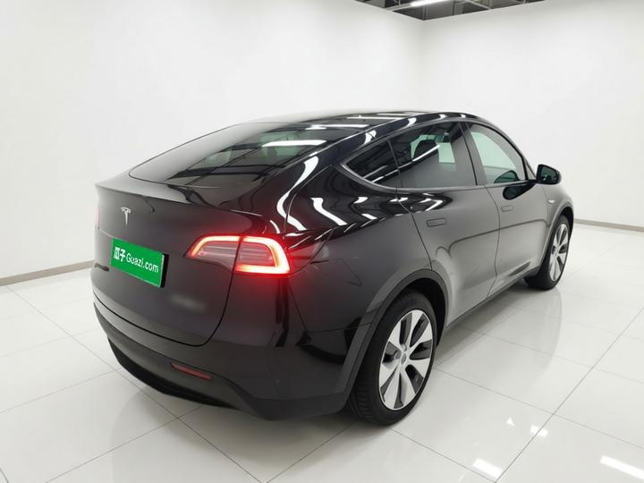 Model Y 2022 Facelift RWD photo 6