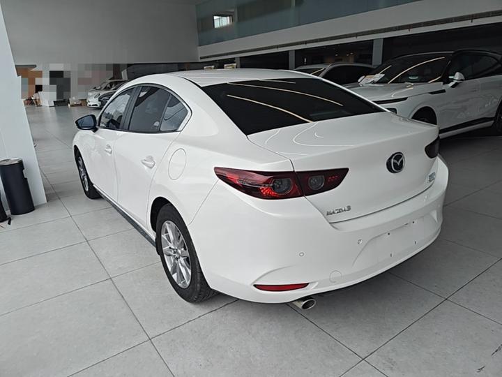 3 Axela 2022 2.0L AT photo 4