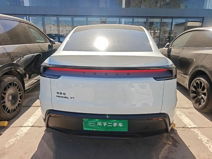 Model Y 2026 Long Range RWD photo 5