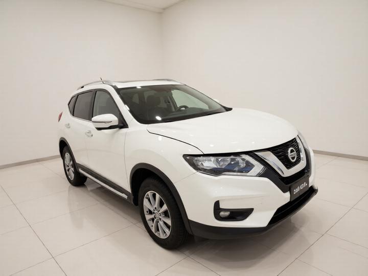 X-Trail 2017 2.0L CVT Comfort 2WD photo 3