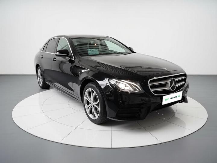 E-Class 2020 E 300 L Sport Luxury photo 3