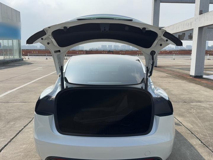 Model 3 2025 RWD photo 8
