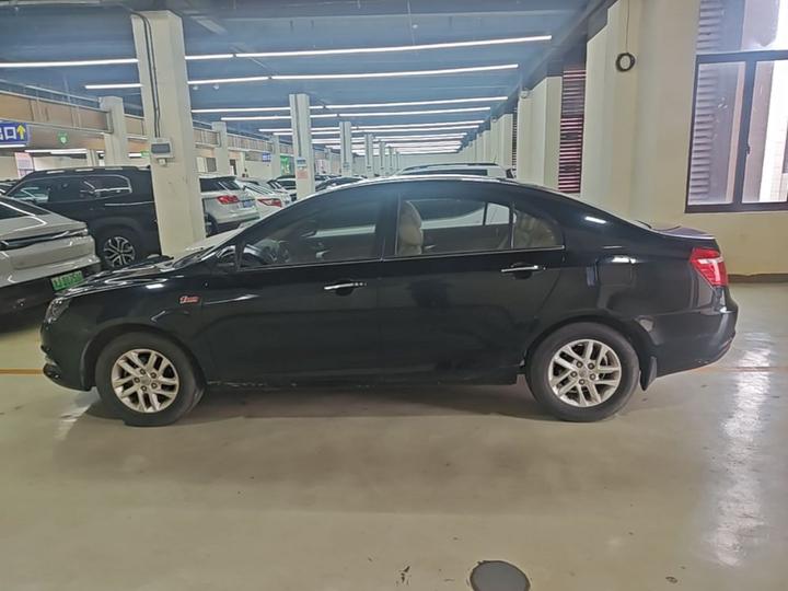 Emgrand 2017 Sedan 1.5L MT Luxury photo 4
