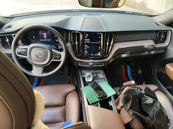 XC60 2023 B5 AWD Luxury photo 5