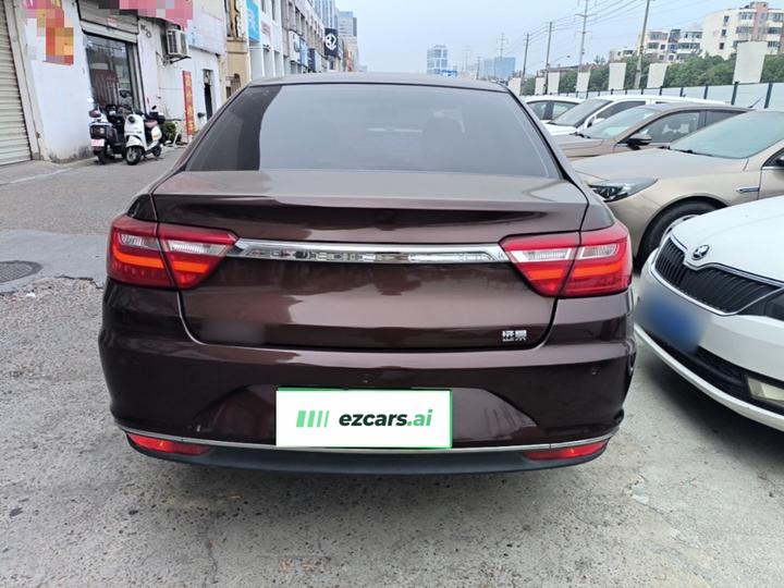 Vision 2018 1.5L AT Premium photo 3