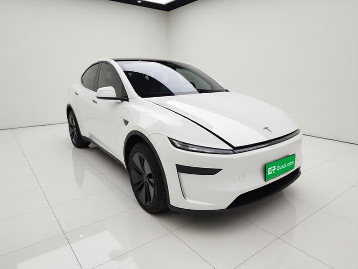 Model Y 2025 RWD photo 3
