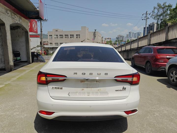i5 2020 1.5L MT 4G photo 3