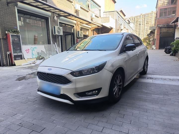 Focus 2015 Hatchback EcoBoost 180 AT Elite
