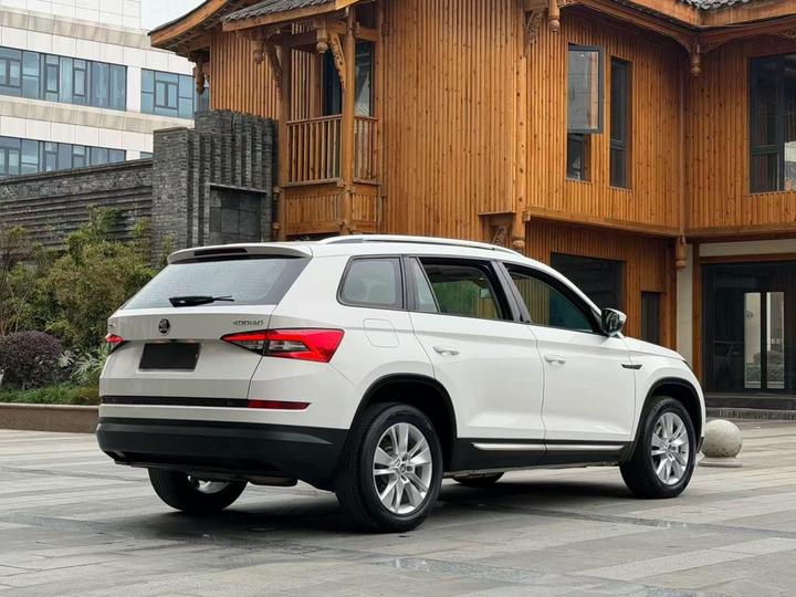Kodiaq 2018 TSI330 5-Seater RWD Comfort photo 4