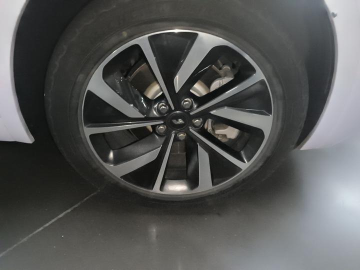 Li Auto ONE 2021 EREV 6-Seater photo 8