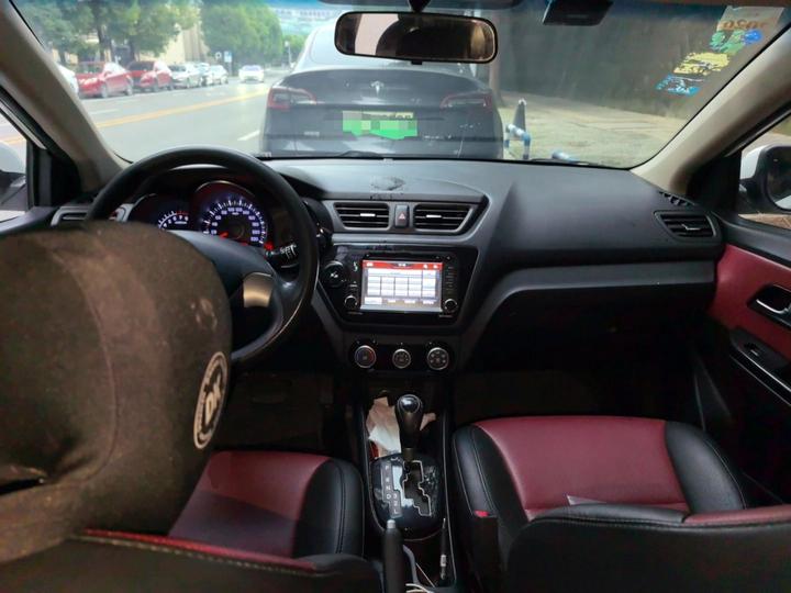 K2 2015 Hatchback 1.4L AT GLS photo 5