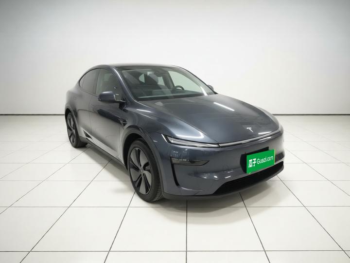 Model Y 2025 RWD photo 3