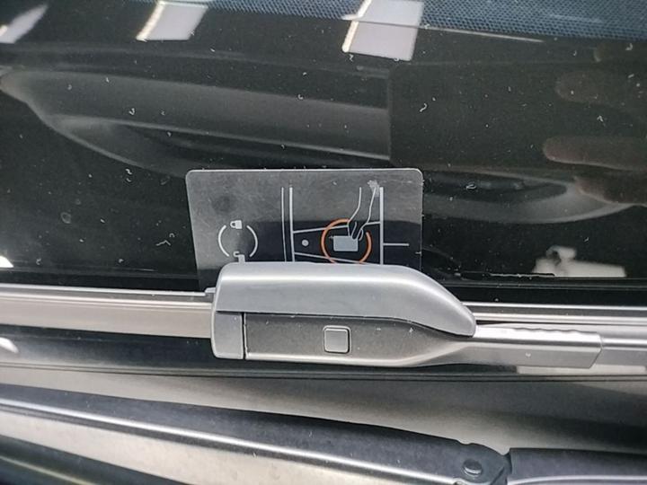 Model Y 2025 Long Range AWD Launch Edition photo 8